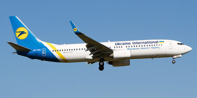 Украинские авиакомпании FlyUIA и SkyUp увеличили частоты регулярных рейсов