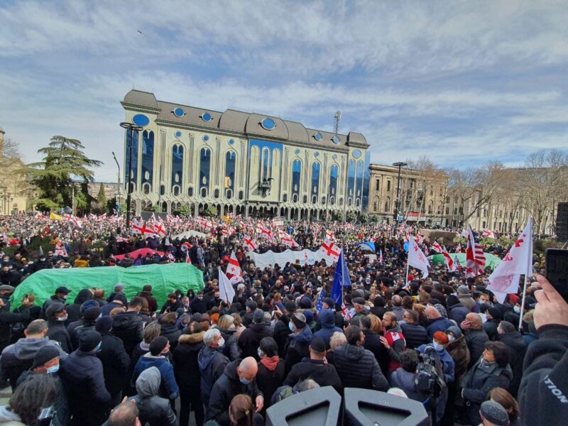 В Тбилиси проходит массовая акция оппозиции