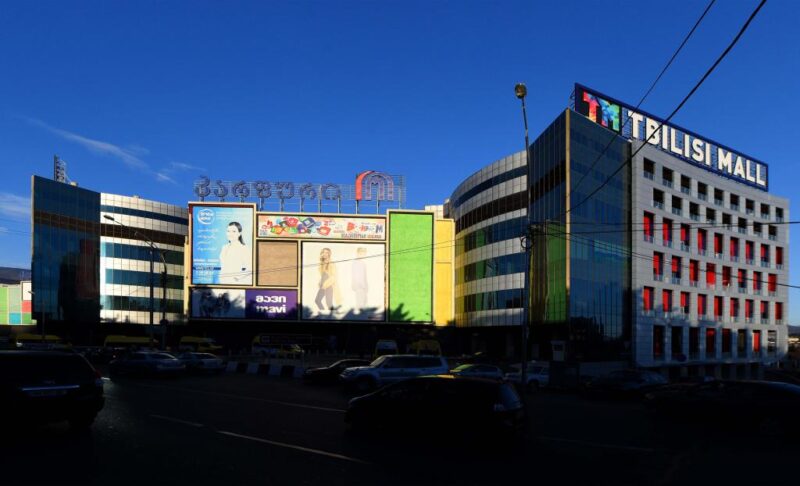 Увеличили время работы торговых центров в Тбилиси