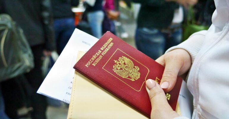 Секция интересов РФ при посольстве Швейцарии в Тбилиси приостановила выдачу 10-летних загранпаспортов россиянам