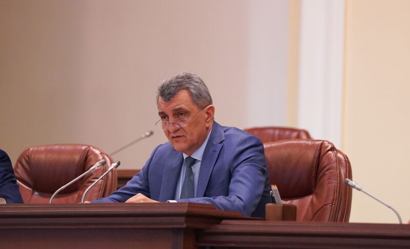 Глава Северной Осетии предложил организовать специальные автобусы для ожидающих проезда в Грузию