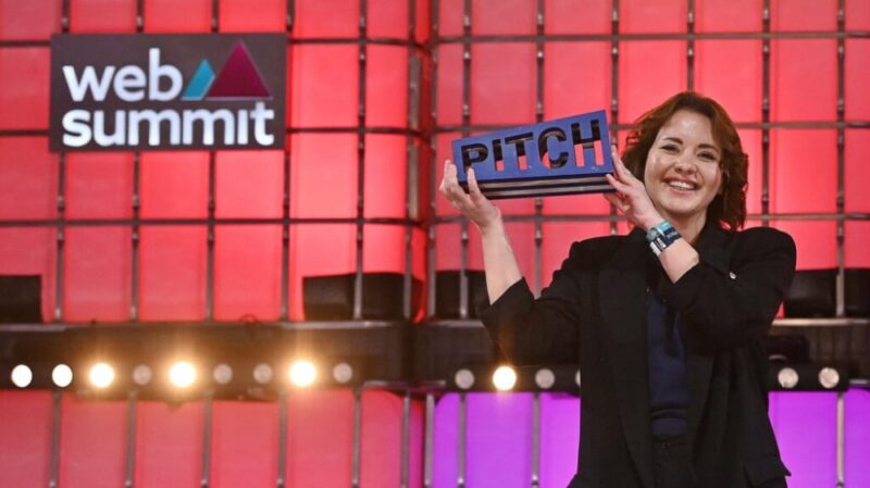 На конкурсе стартапов PITCH, проводившемся в рамках Web Summit, грузино-американская компания «Theneo» Аны Робакидзе заняла первое место