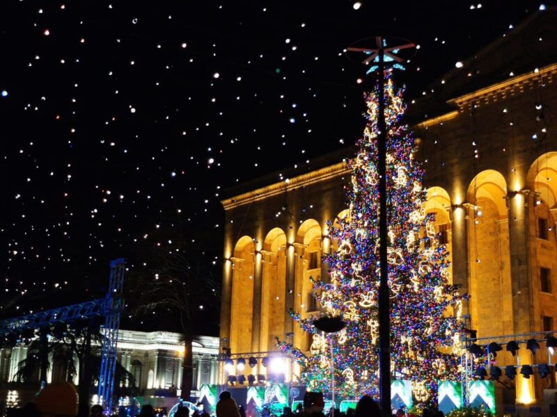Тбилиси и Батуми готовятся к празднованию Нового года