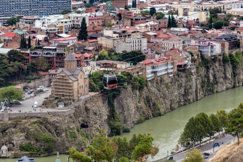 С 01.11. канатная дорога соединяющая парк Рике и крепость Нарикала в Тбилиси переходит на зимний режим работы