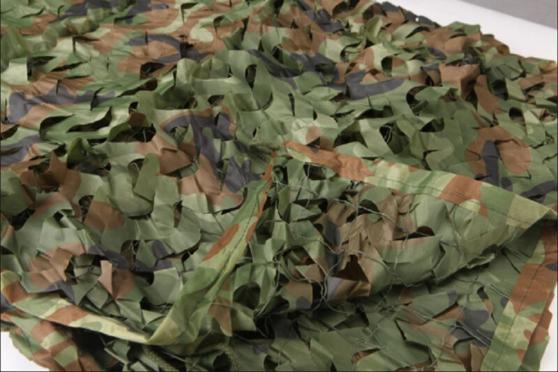 В батумском штабе помощи украинцам плетут маскировочные сетки для ВСУ: нужна хлопковая ткань белая/бежевая, подойдет и постельное бельё
