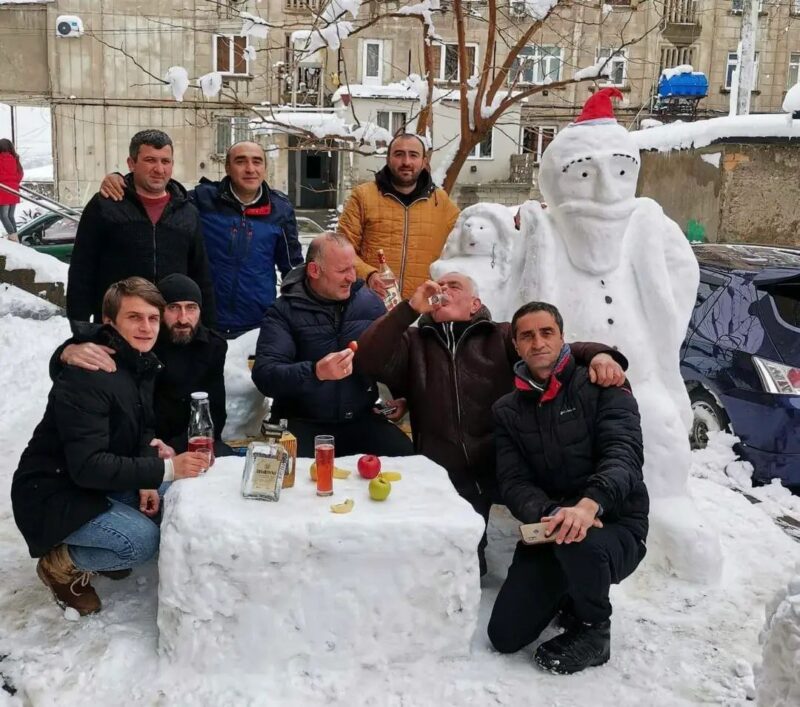 Кутаисские снеговики как произведение искусства