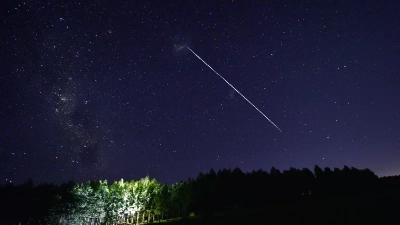 Над Грузией прошедшей ночью наблюдали спутники Starlink