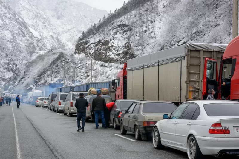 Сухопутная грузино-российская граница закрыта для всех видов транспорта