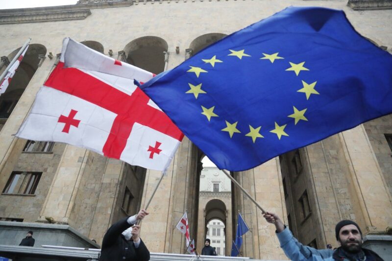 Грузинская оппозиция начала онлайн-акцию «Миллион подписей за ЕС»