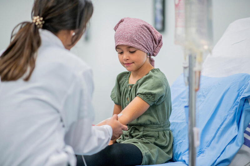 Лечение в лучших зарубежных клиниках 300 детей с онкологическими заболеваниями будут профинансированы правительством Грузии в 2023 году