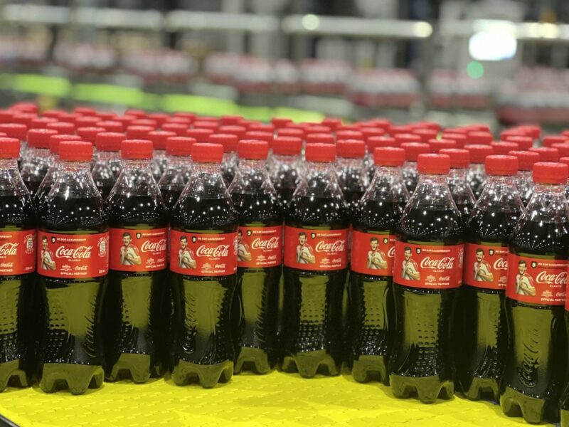Coca-Cola в Грузии обновила дизайн бутылок