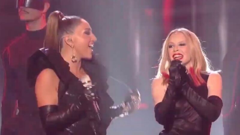 В финале шоу «American Idol» грузинка Нуца Бузаладзе выступила вместе со знаменитой Kylie Ann Minogue  исполнив ее хит «Can’t Get You Out Of My Head»