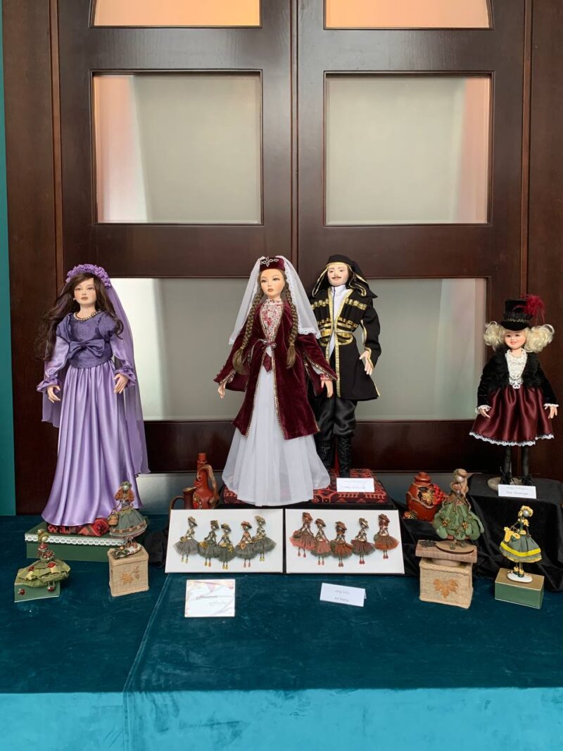 В Тбилиси проходит выставка авторских кукол грузинских и украинских мастеров