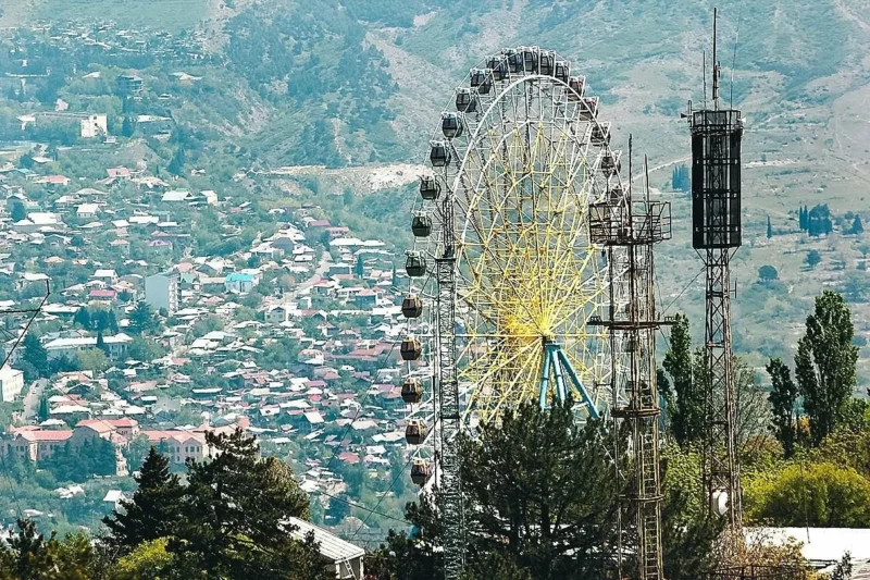 24 июля тбилисский парк Мтацминда отмечает 85-летний юбилей