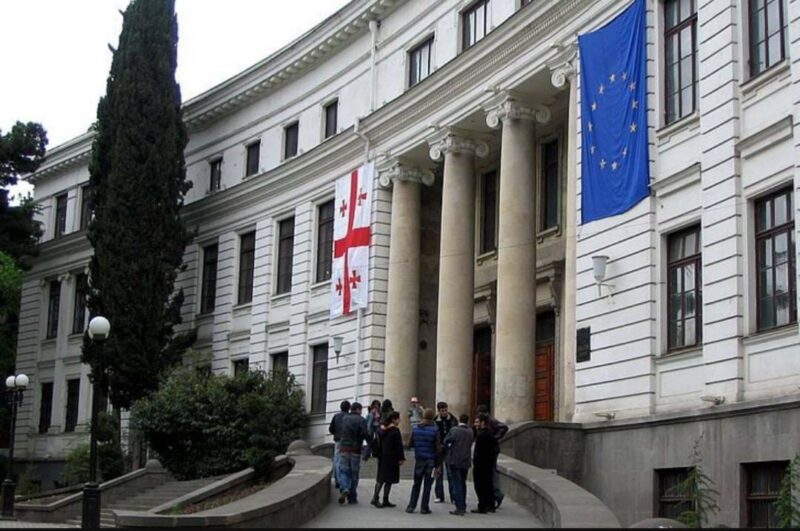 Министерство образования Грузии анонсировало несколько важных изменений, связанных с учебой в школах и высших учебных заведениях