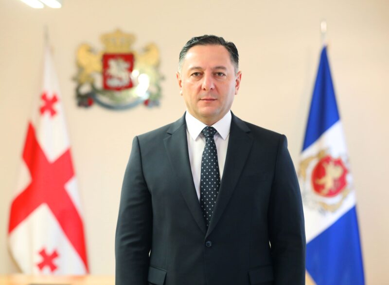 Министр внутренних дел Грузии Вахтанг Гомелаури выступил перед депутатами с отчетом о результатах спасательной операции в Раче