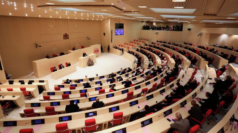 Парламент Грузии начал рассмотрение закона «Об иностранном влиянии»