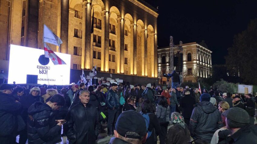 В Тбилиси проходит оппозиционная акция “Верни свой голос”