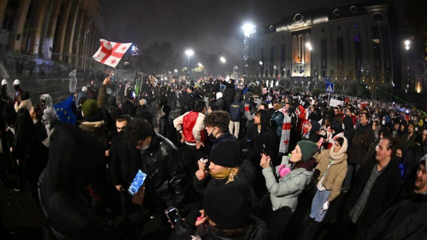 В Тбилиси вновь начинается антиправительственная акция протеста