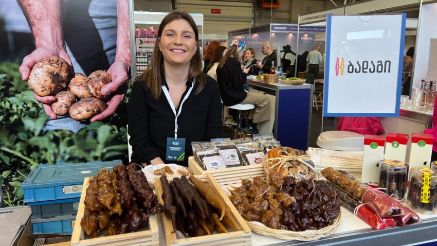 В Тбилиси на территории комплекса «Expo Georgia» проходит выставка-ярмарка продукции женщин предпринимательниц