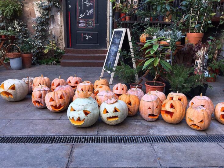 Молодёжь в Грузии весело празднует и отмечает Helloween, а старшее поколение чаще всего относится к этому дню скептически