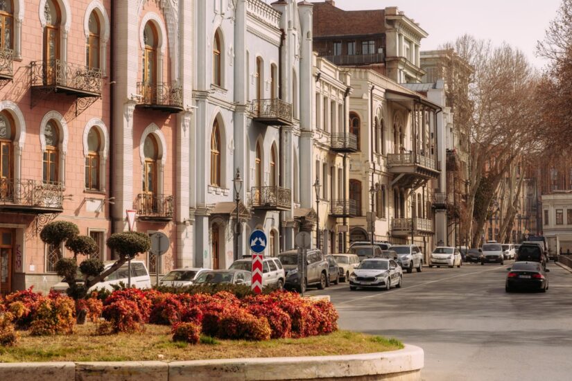 Выходные и ближайшие дни в Грузии останутся теплыми и без осадков