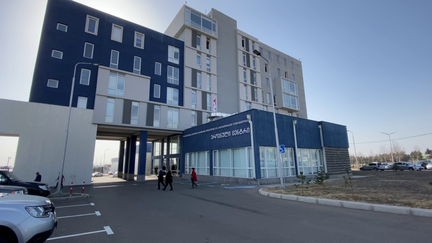 Национальный центр контроля за заболеваниями и общественного здоровья Грузии уточняет, что случаи чесотки в стране не являются эпидемией и находятся в рамках обычных показателей