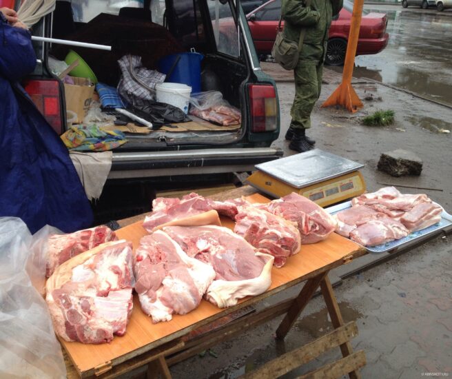 Продажа мяса в Тбилиси происходит в антисанитарных условиях