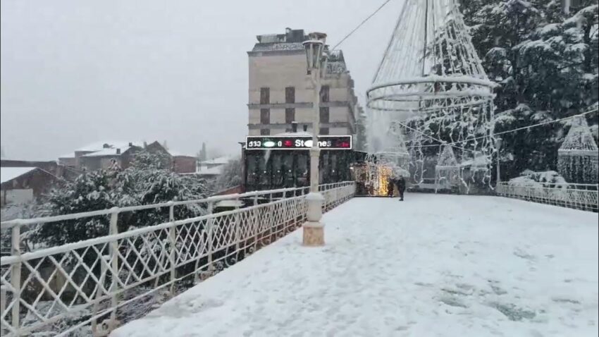 Снегопады в Кутаиси создали проблемы: у большей части города нет электричества и не работает интернет