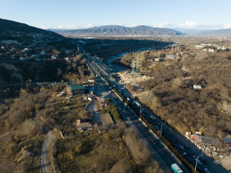 Выезжающих из Тбилиси в Батуми ближайшие 10 дней ждут длительные пробки