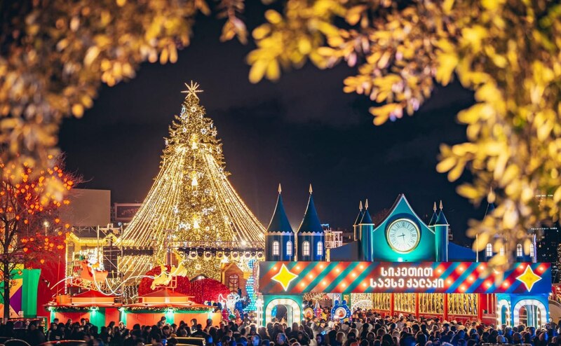 Красивая предновогодняя грузинская столица
