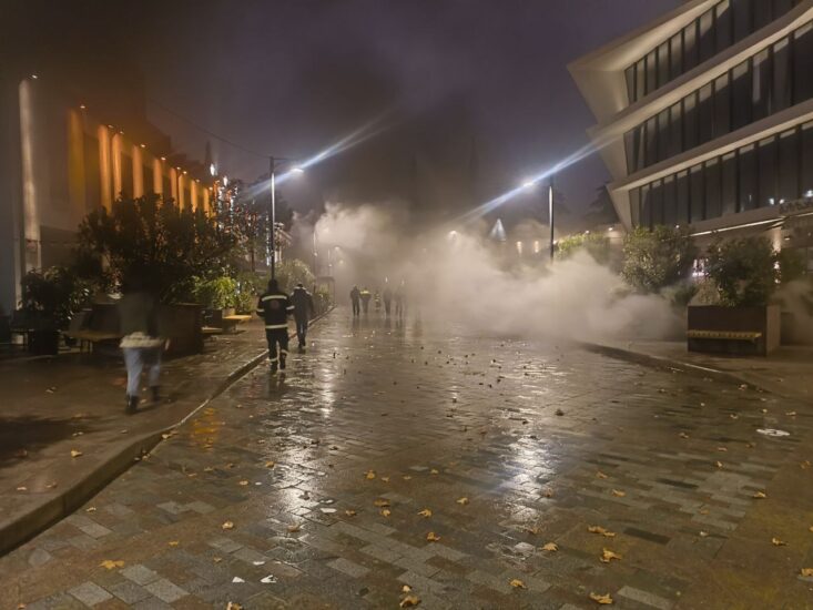 Сильный пожар в центре Тбилиси