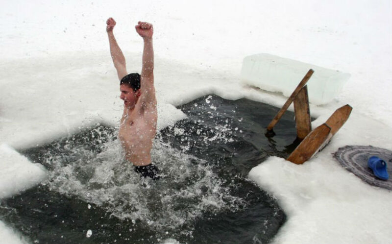 Крещение в Грузии и традиция окунания в прорубь