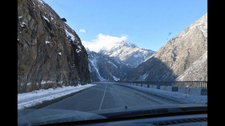 Верхний Ларс и Крестовый перевал закрыты для всех видов транспорта