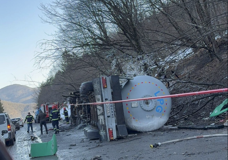 Дорогу в районе Ананури (по направлению к Верхнему Ларсу открыли