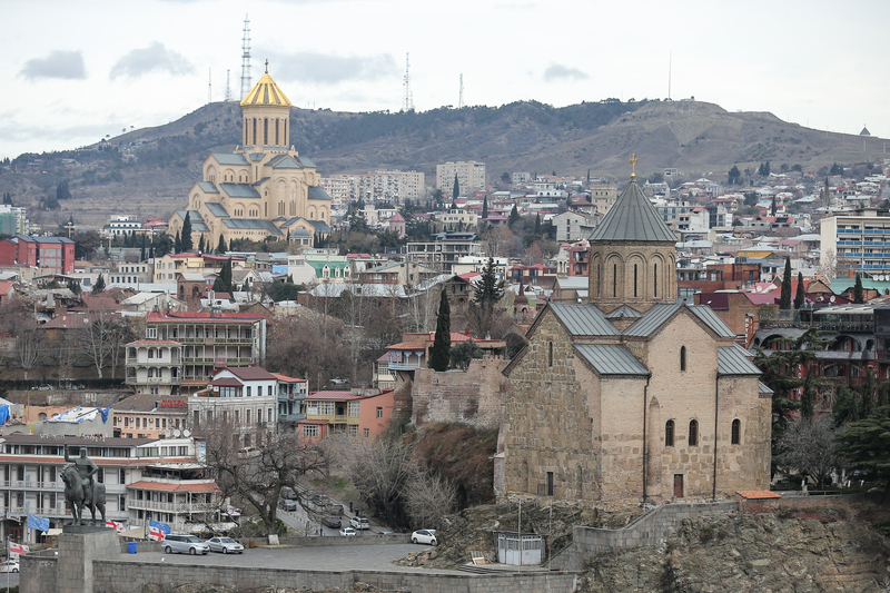 Сильный штормовой ветер сегодня в Тбилиси