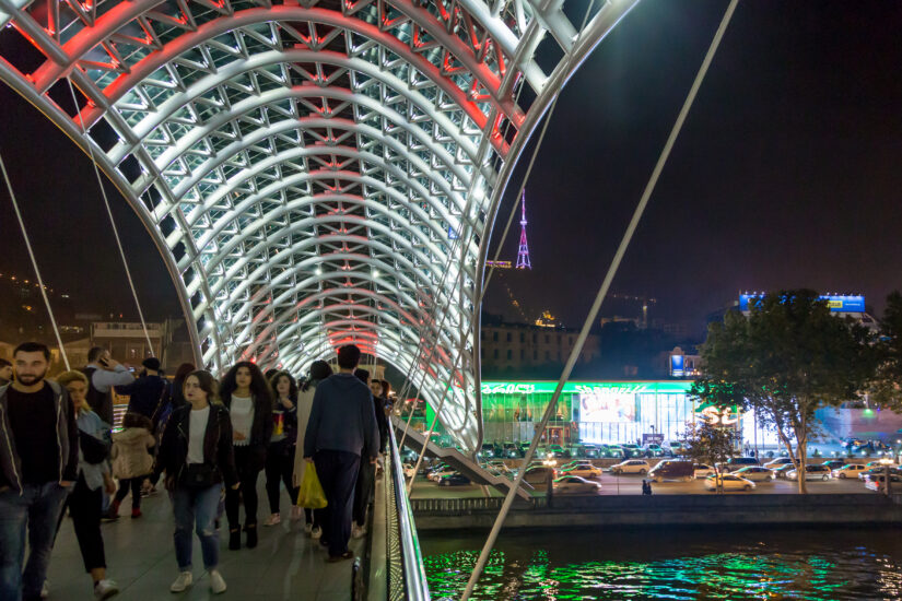 Грузия — самая безопасная страна для ночных прогулок женщин