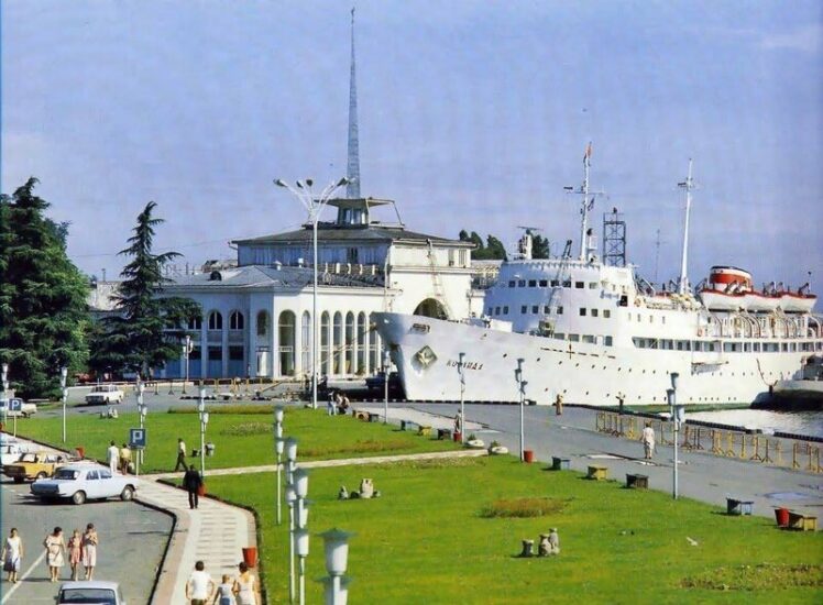 Редкие фотографии пассажирского флота времен СССР в Батуми
