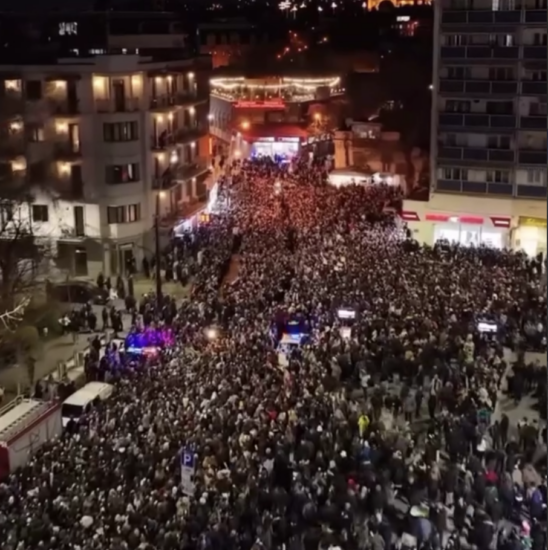 Десятки тысяч человек идут и едут в Тбилиси, чтобы проститься с Патриархом-католикосом Илией II