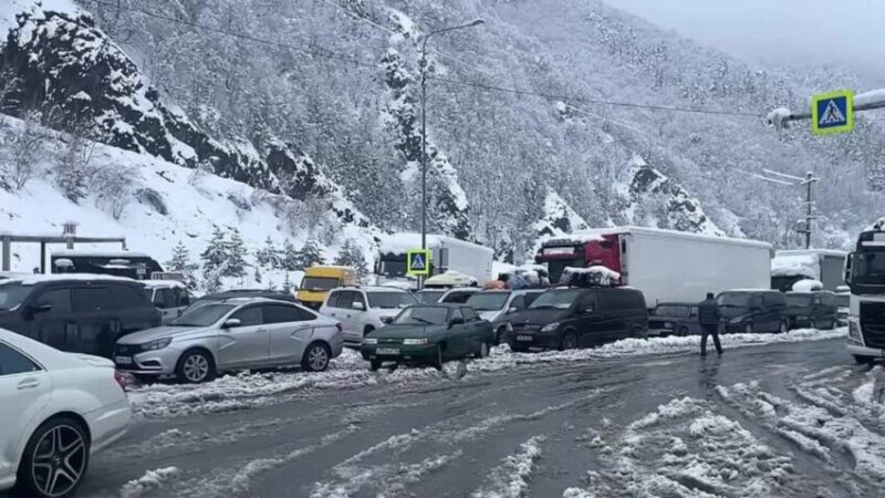 Сухопутная грузино-российская граница через Верхний Ларс открыта для проезда легкового транспорта