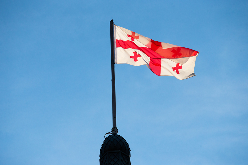 Как официально трудоустроить иностранного работника\специалиста в Грузии с 1 мая 2026 года