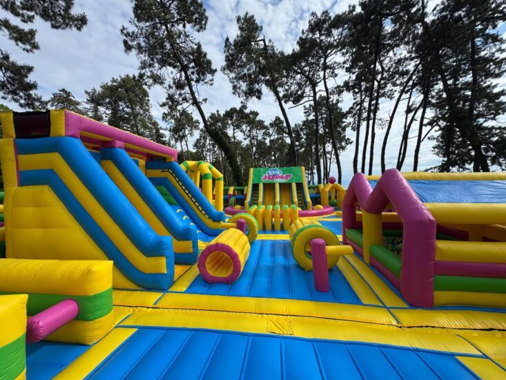 В Кобулети открылся самый большой батутный парк в Грузии — Sky Jump Park