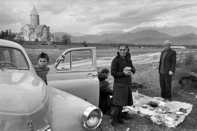Анри Картье-Брессон в Грузии: главный фотограф ХХ века снимает пикник в Алаверди