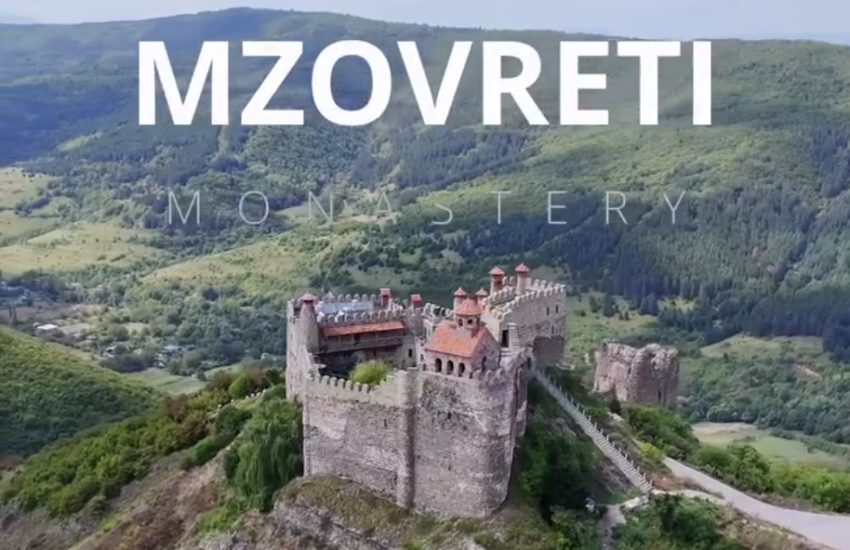 Мзоврети – эффектная крепость и монастырь в Дзамском ущелье